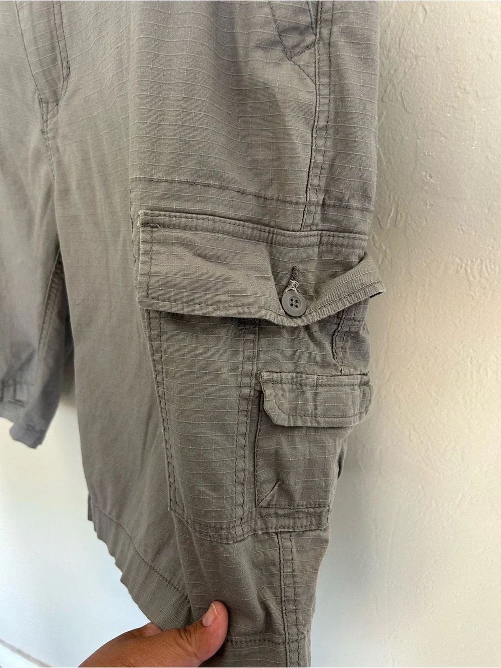 Wear First Mens Gray Khaki Cargo Pocket Cotton Blend Shorts Sz 40 (1762)